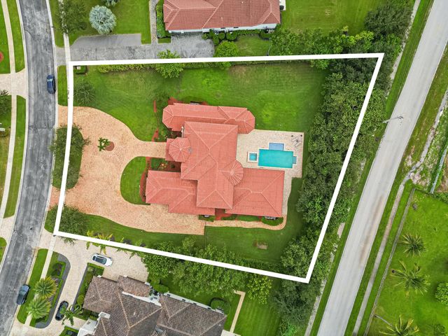 2825 Jockey Circle W, Davie, FL 33330