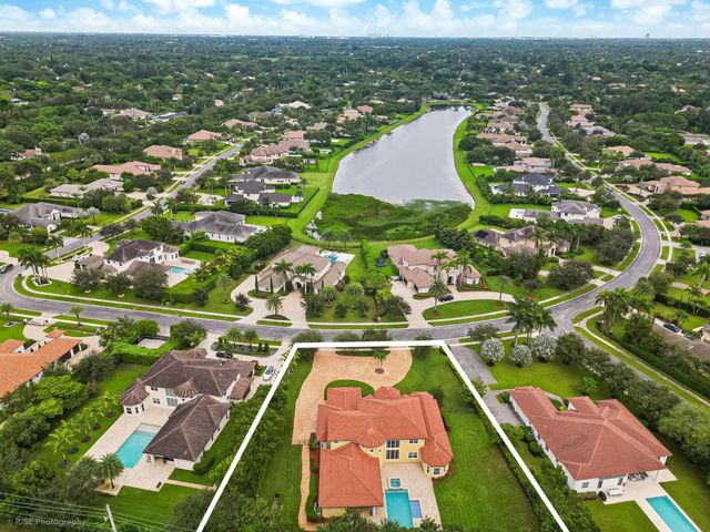 2825 Jockey Circle W, Davie, FL 33330
