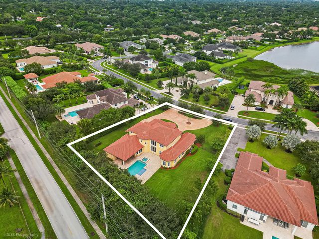 2825 Jockey Circle W, Davie, FL 33330