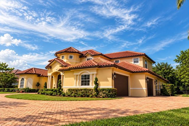 2825 Jockey Circle W, Davie, FL 33330