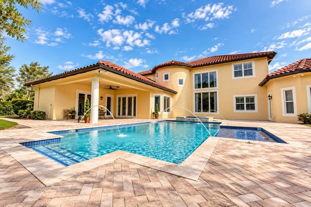 2825 Jockey Circle W, Davie, FL 33330