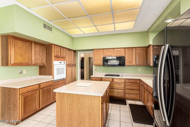 14832 W RAVENSWOOD Drive, Sun City West, AZ 85375