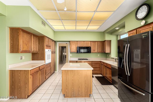 14832 W RAVENSWOOD Drive, Sun City West, AZ 85375