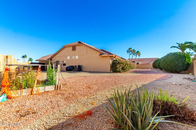 14832 W RAVENSWOOD Drive, Sun City West, AZ 85375