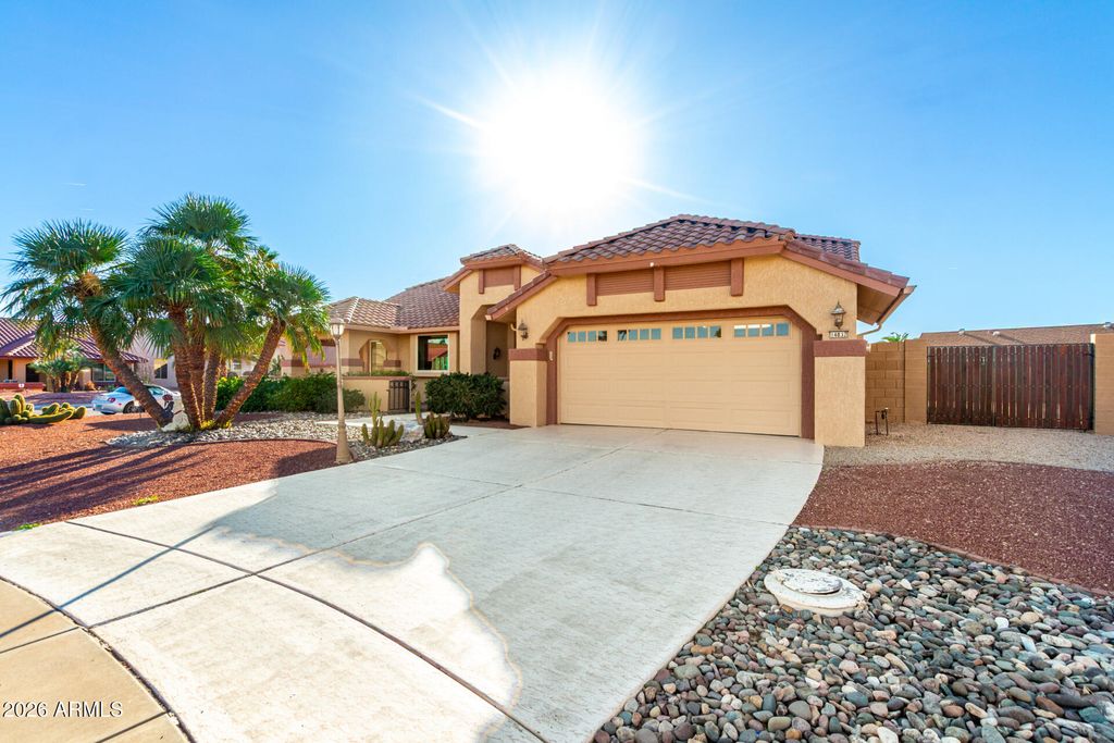14832 W RAVENSWOOD Drive, Sun City West, AZ 85375
