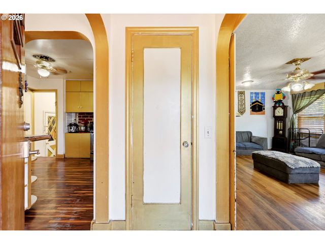 14144 Se POWELL Blvd, Portland, OR 97236