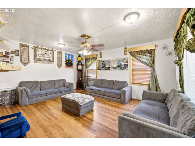 14144 Se POWELL Blvd, Portland, OR 97236