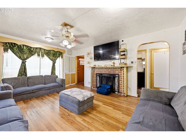 14144 Se POWELL Blvd, Portland, OR 97236
