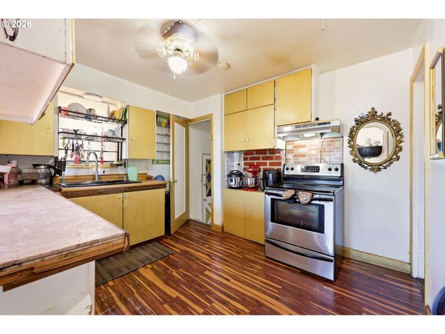14144 Se POWELL Blvd, Portland, OR 97236