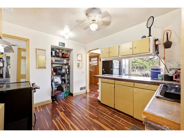 14144 Se POWELL Blvd, Portland, OR 97236