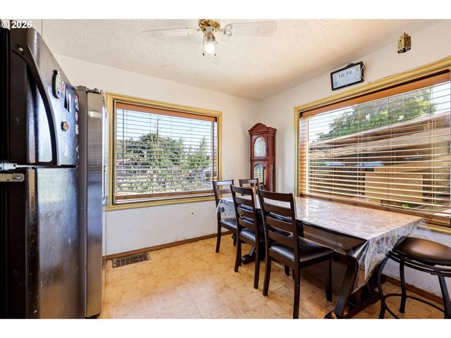 14144 Se POWELL Blvd, Portland, OR 97236
