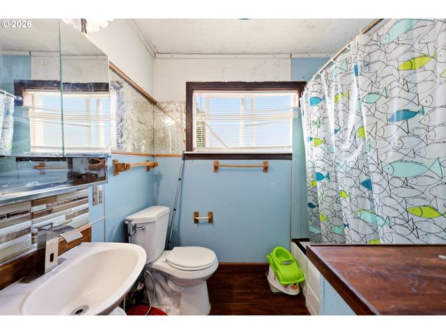 14144 Se POWELL Blvd, Portland, OR 97236