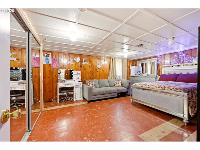 14144 Se POWELL Blvd, Portland, OR 97236