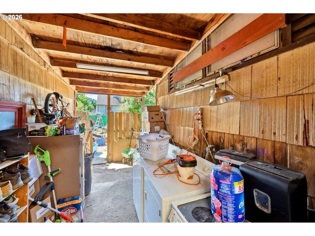 14144 Se POWELL Blvd, Portland, OR 97236