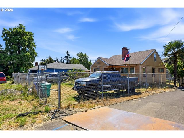 14144 Se POWELL Blvd, Portland, OR 97236