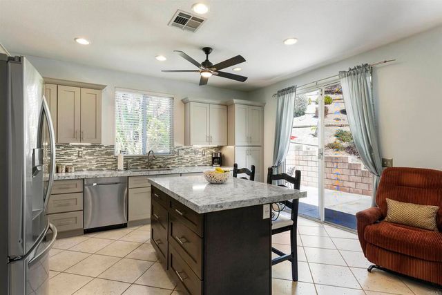 868 Panella, Oceanside, CA 92057