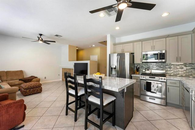 868 Panella, Oceanside, CA 92057