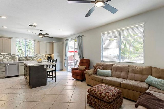 868 Panella, Oceanside, CA 92057