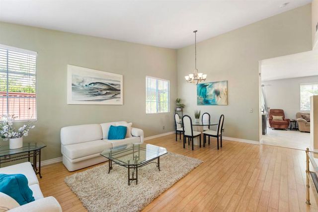 868 Panella, Oceanside, CA 92057