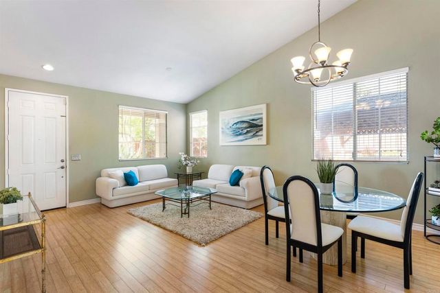 868 Panella, Oceanside, CA 92057