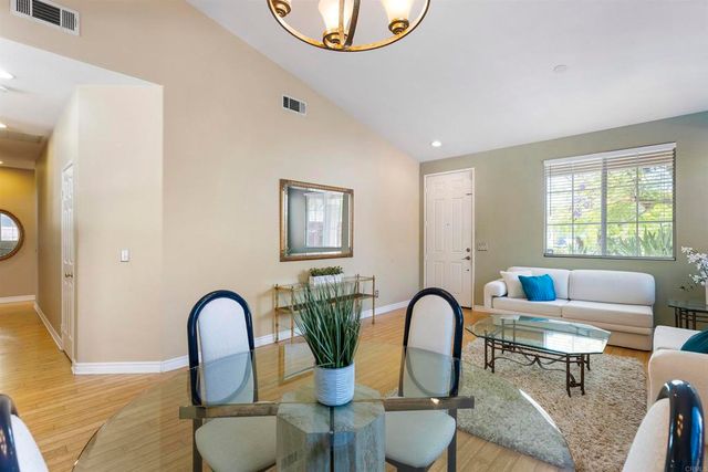 868 Panella, Oceanside, CA 92057
