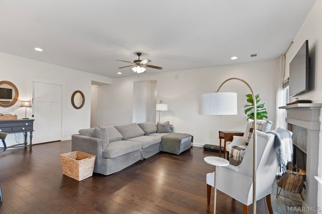 229 Hedgefield Drive, Prattville, AL 36066