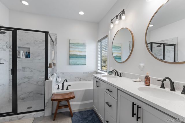 229 Hedgefield Drive, Prattville, AL 36066