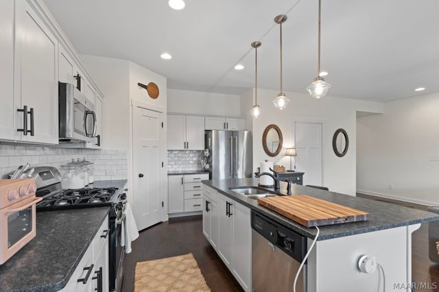 229 Hedgefield Drive, Prattville, AL 36066