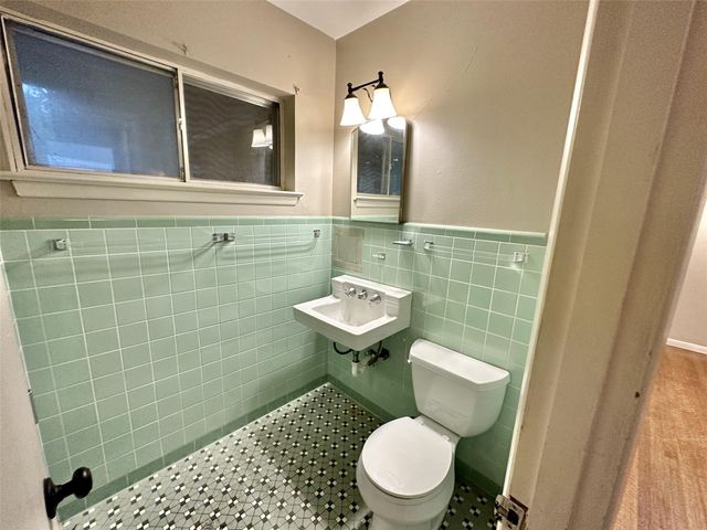 1926 Laurelwood Drive, Denton, TX 76209