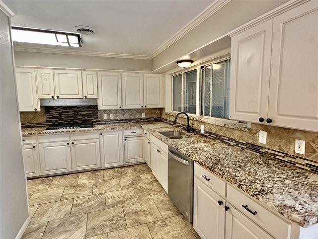 1926 Laurelwood Drive, Denton, TX 76209