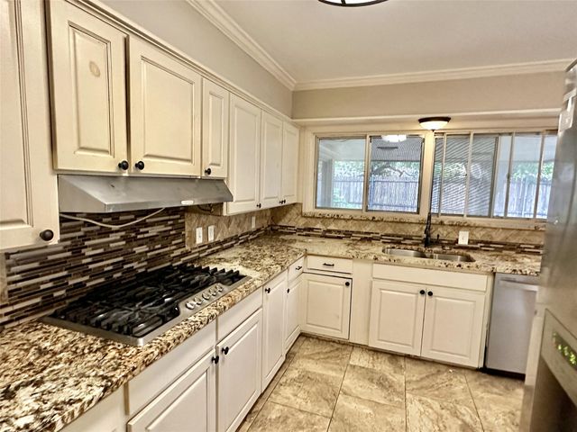 1926 Laurelwood Drive, Denton, TX 76209