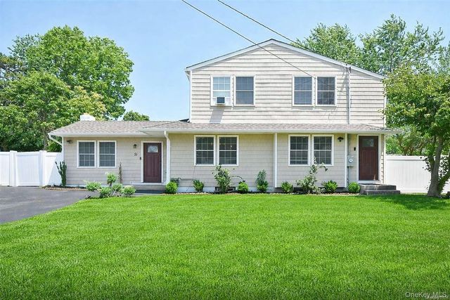 51 Newton Avenue, Selden, NY 11784