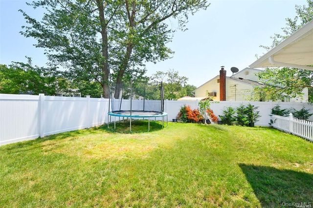 51 Newton Avenue, Selden, NY 11784
