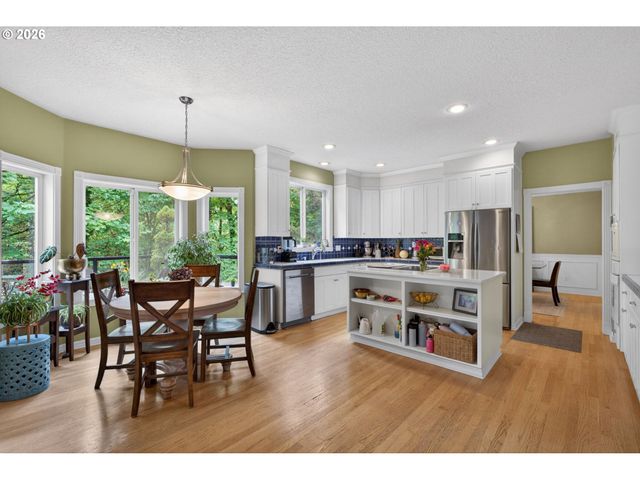 1925 Nw NORFOLK Ct, Portland, OR 97229