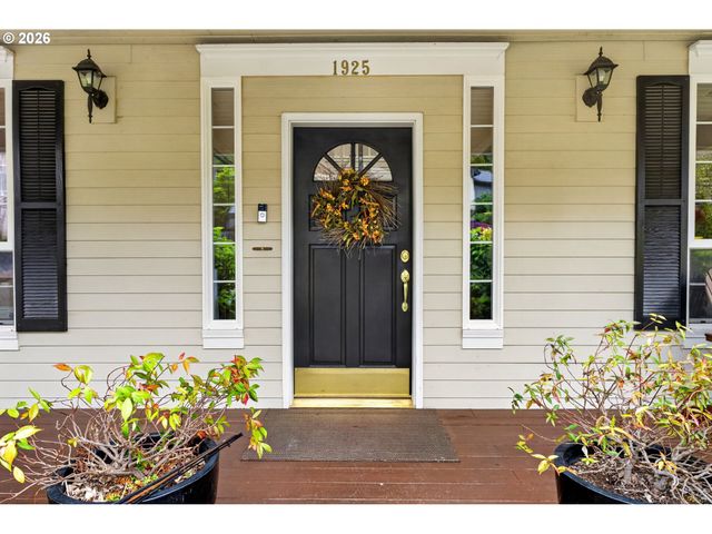 1925 Nw NORFOLK Ct, Portland, OR 97229