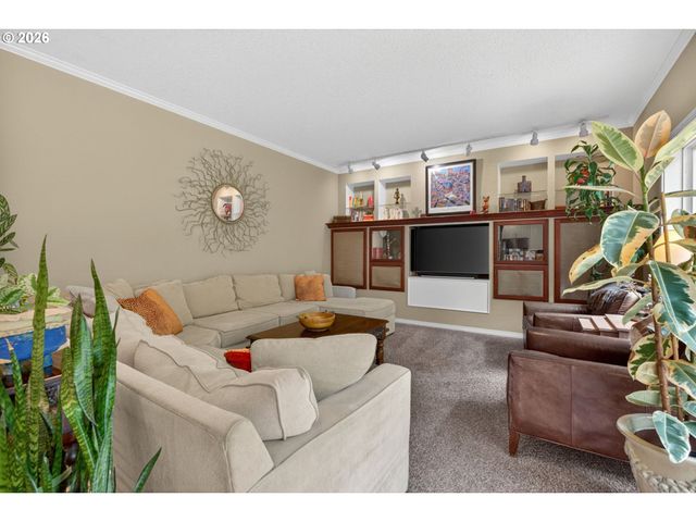 1925 Nw NORFOLK Ct, Portland, OR 97229