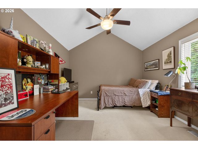 1925 Nw NORFOLK Ct, Portland, OR 97229