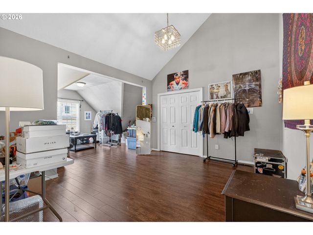 1925 Nw NORFOLK Ct, Portland, OR 97229