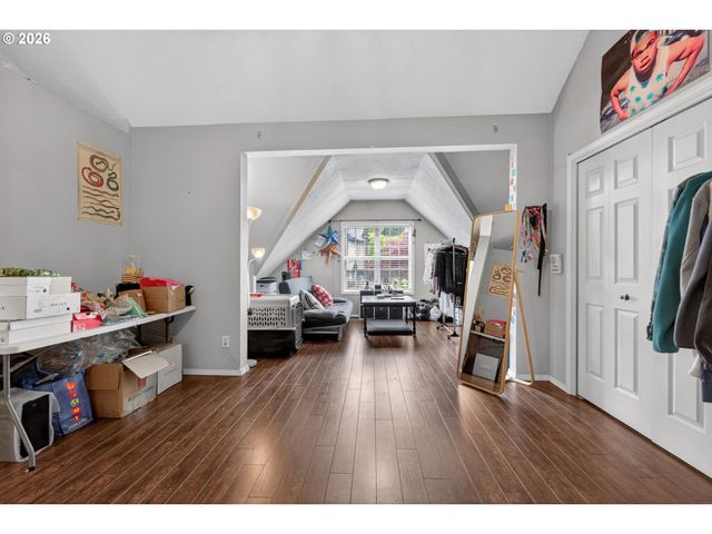 1925 Nw NORFOLK Ct, Portland, OR 97229