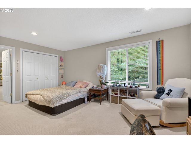 1925 Nw NORFOLK Ct, Portland, OR 97229