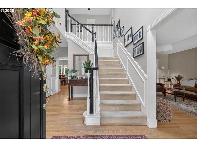 1925 Nw NORFOLK Ct, Portland, OR 97229