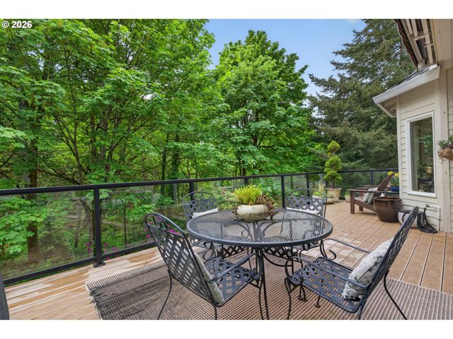 1925 Nw NORFOLK Ct, Portland, OR 97229