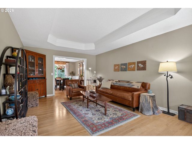 1925 Nw NORFOLK Ct, Portland, OR 97229
