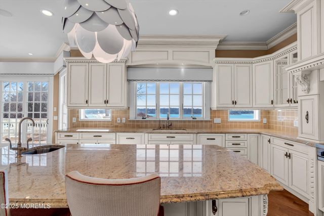 934 Navesink River Road, Rumson, NJ 07760