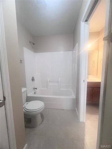 11 Cabanne Townhome Drive, St Louis, MO 63112