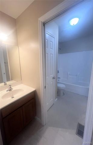 11 Cabanne Townhome Drive, St Louis, MO 63112