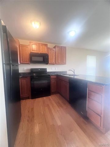 11 Cabanne Townhome Drive, St Louis, MO 63112