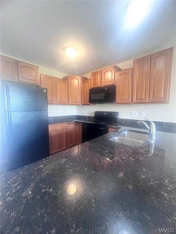 11 Cabanne Townhome Drive, St Louis, MO 63112