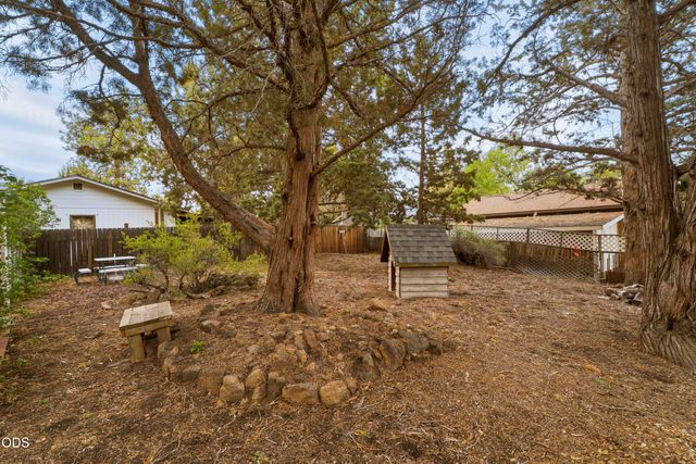 61568 Newberry Drive, Bend, OR 97702