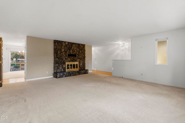 61568 Newberry Drive, Bend, OR 97702